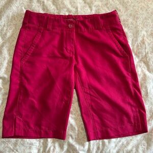 NIKE DRI-FIT WOMENS GOLF SHORTS ⛳. Size 2 Dark Pink.